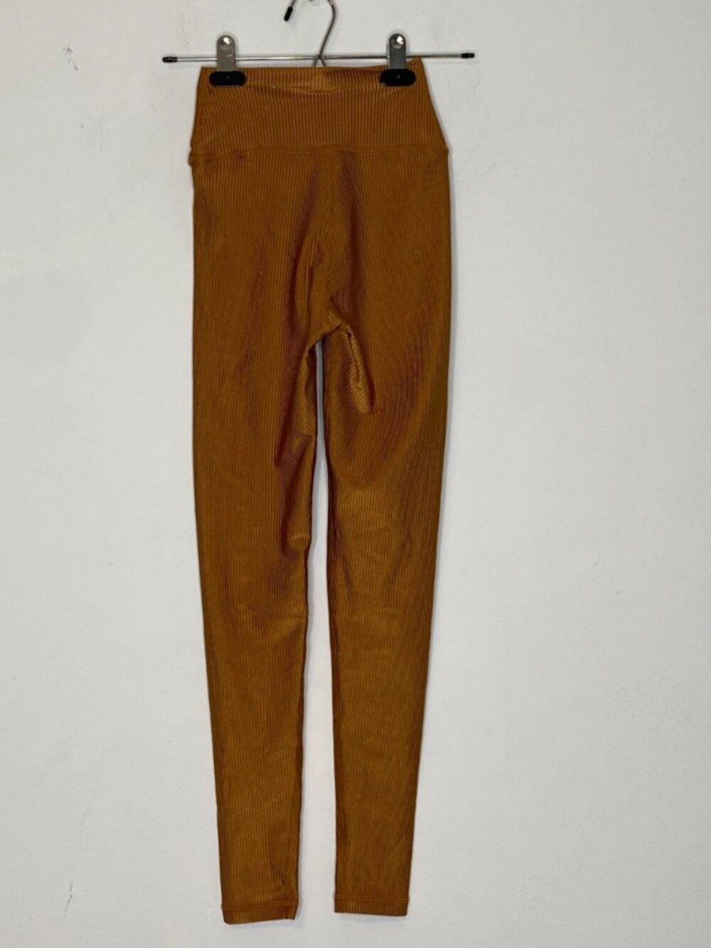 Offline by Aerie Pleated Leggings Size X-Small Ribbed High Rise Shiny Orange - Picture 8 of 9